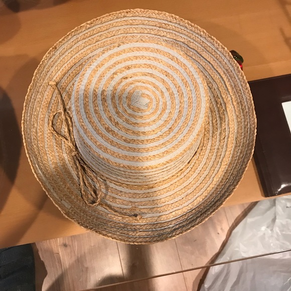 Hat from Hawaii price not negotiable - Picture 3 of 5